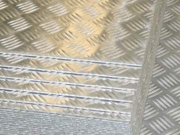 Non-slip corrugated aluminum sheet (1 x 2 m)